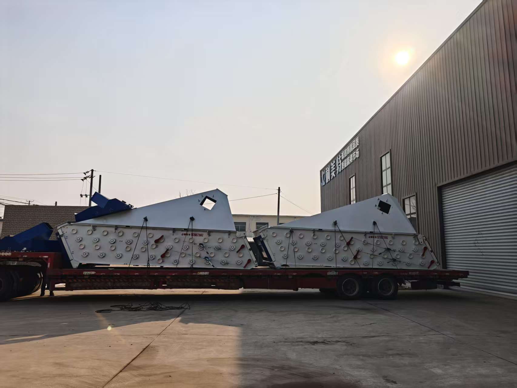 eca75feec0448b3a4e60c61bbc9cdb77